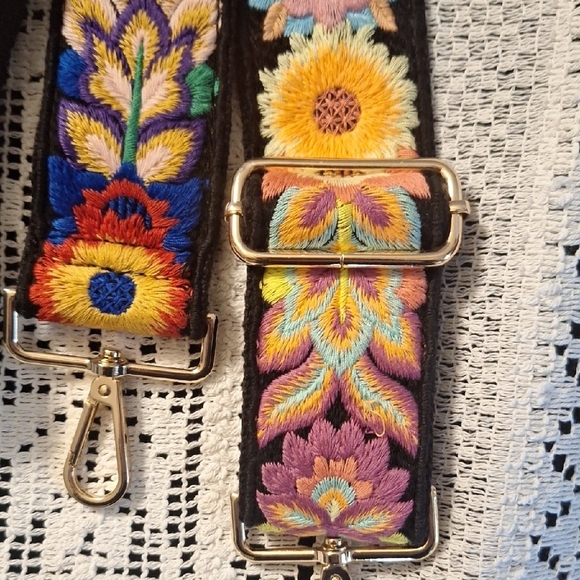 Embroidered Floral Strap - Multicolor - Picture 3 of 8